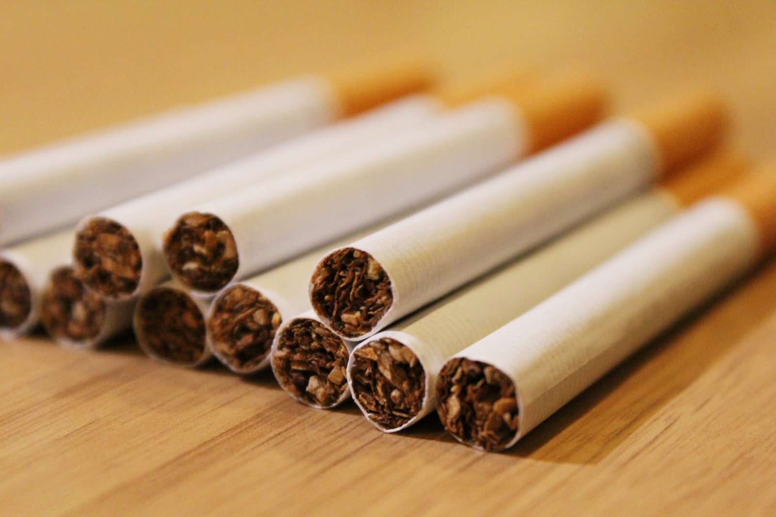 【解説】VAPEと電子タバコと紙巻きタバコの違いについて